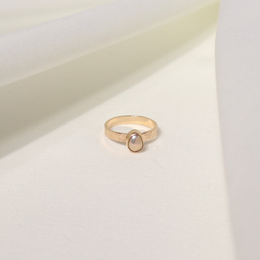 Edison Hibiscus Ring - Size 6.5