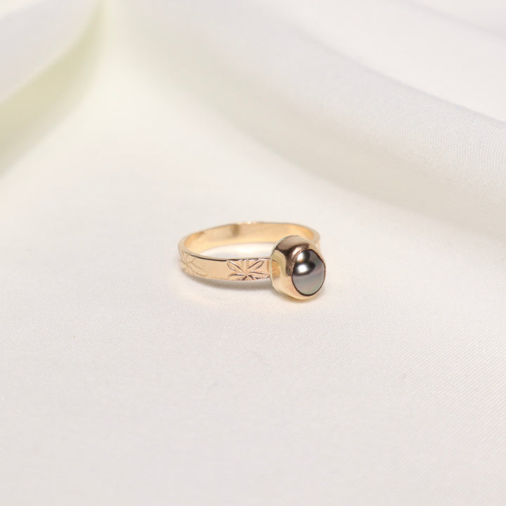 Tahitian Tiare Ring - Size 9