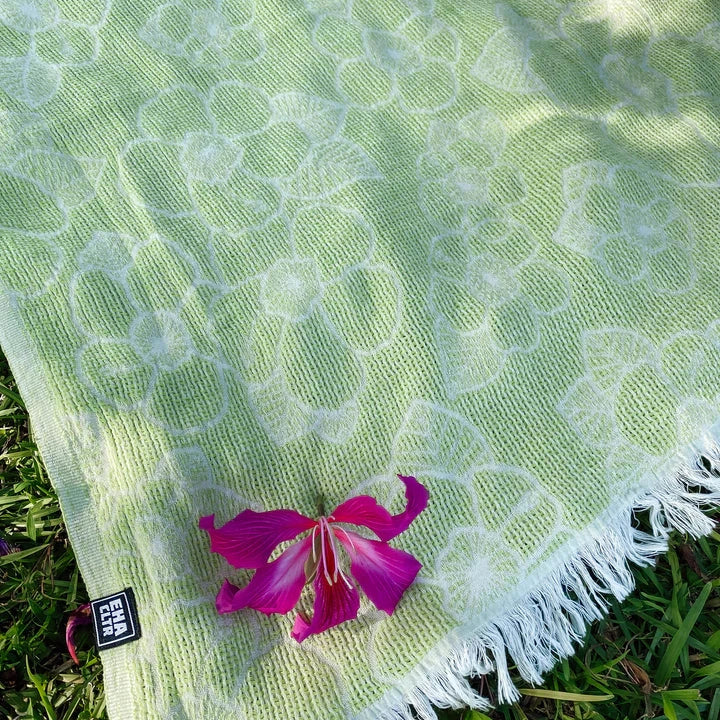 Pure Hibiscus Luxe Hawaiian Beach Towel