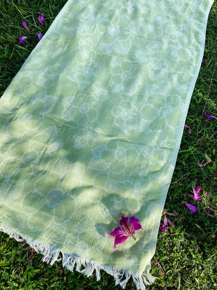 Pure Hibiscus Luxe Hawaiian Beach Towel